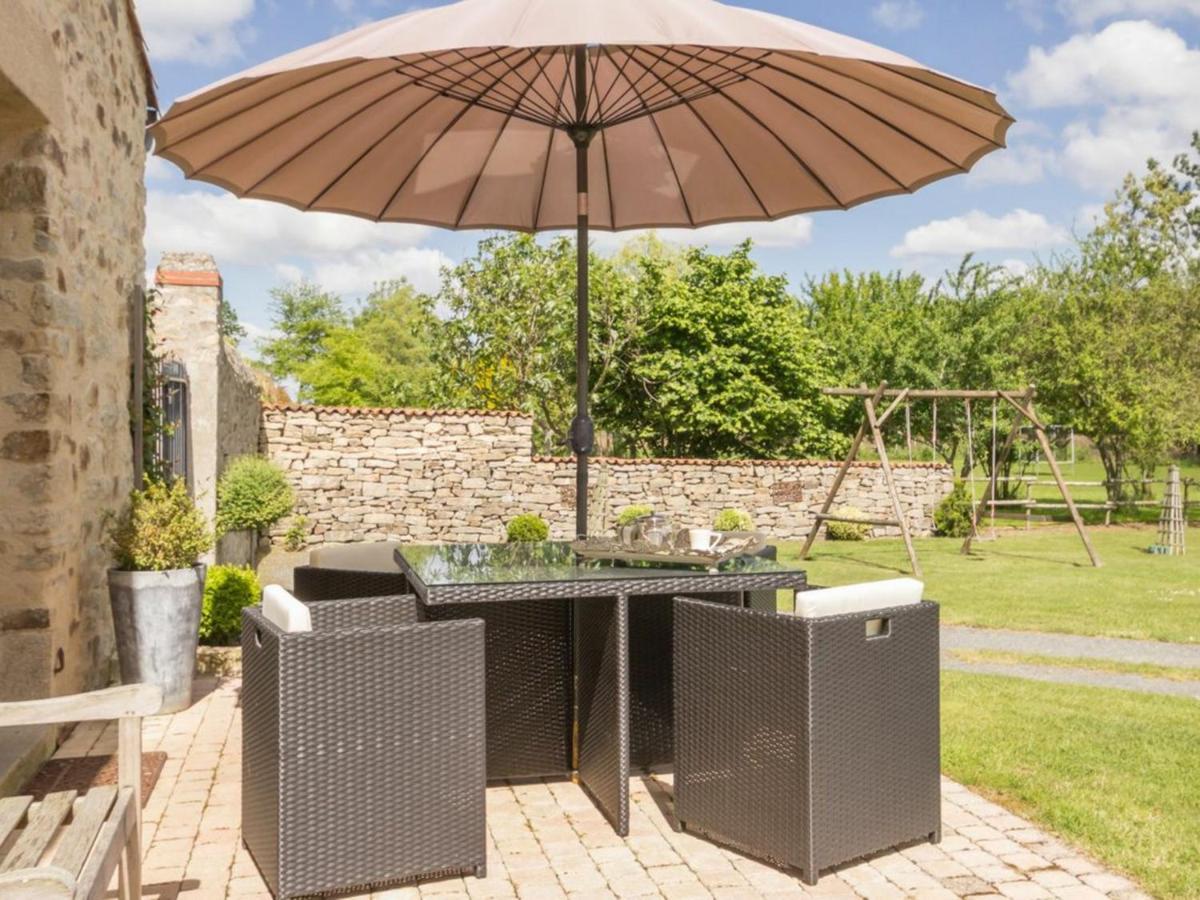 Gite De Charme Avec Piscine Chauffee Et Wifi - 2 Chambres - Fr-1-306-803 Chateauthebaud Kültér fotó